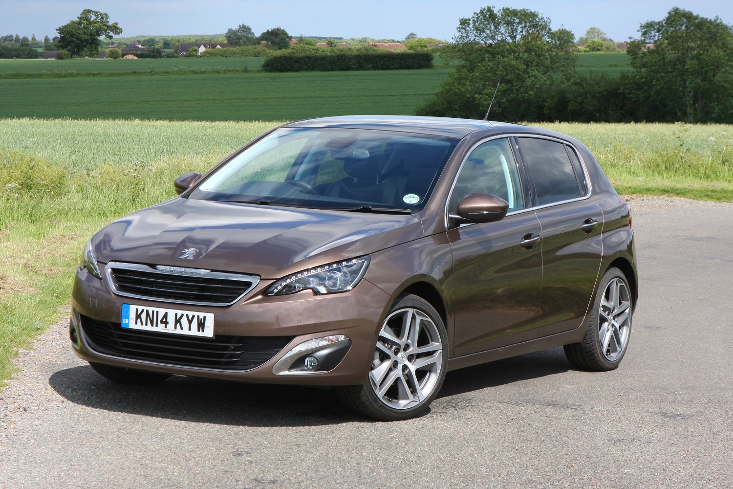 Подробнее о статье Peugeot 308 1.6, 2.0 расход бензина и дизеля